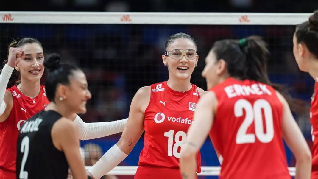 Eda Erdem havalara uçurdu: Filenin Sultanları'nda flaş karar 11